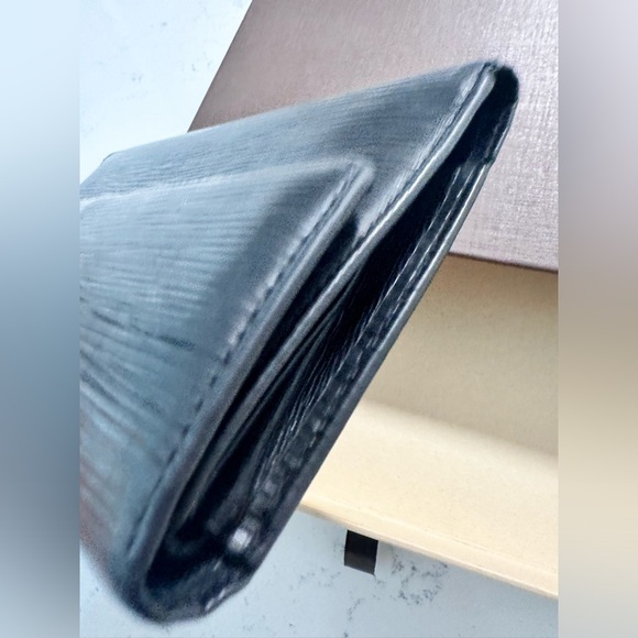 🍁Louis Vuitton vintage wallet epi leather good condition authentic - Picture 13 of 16